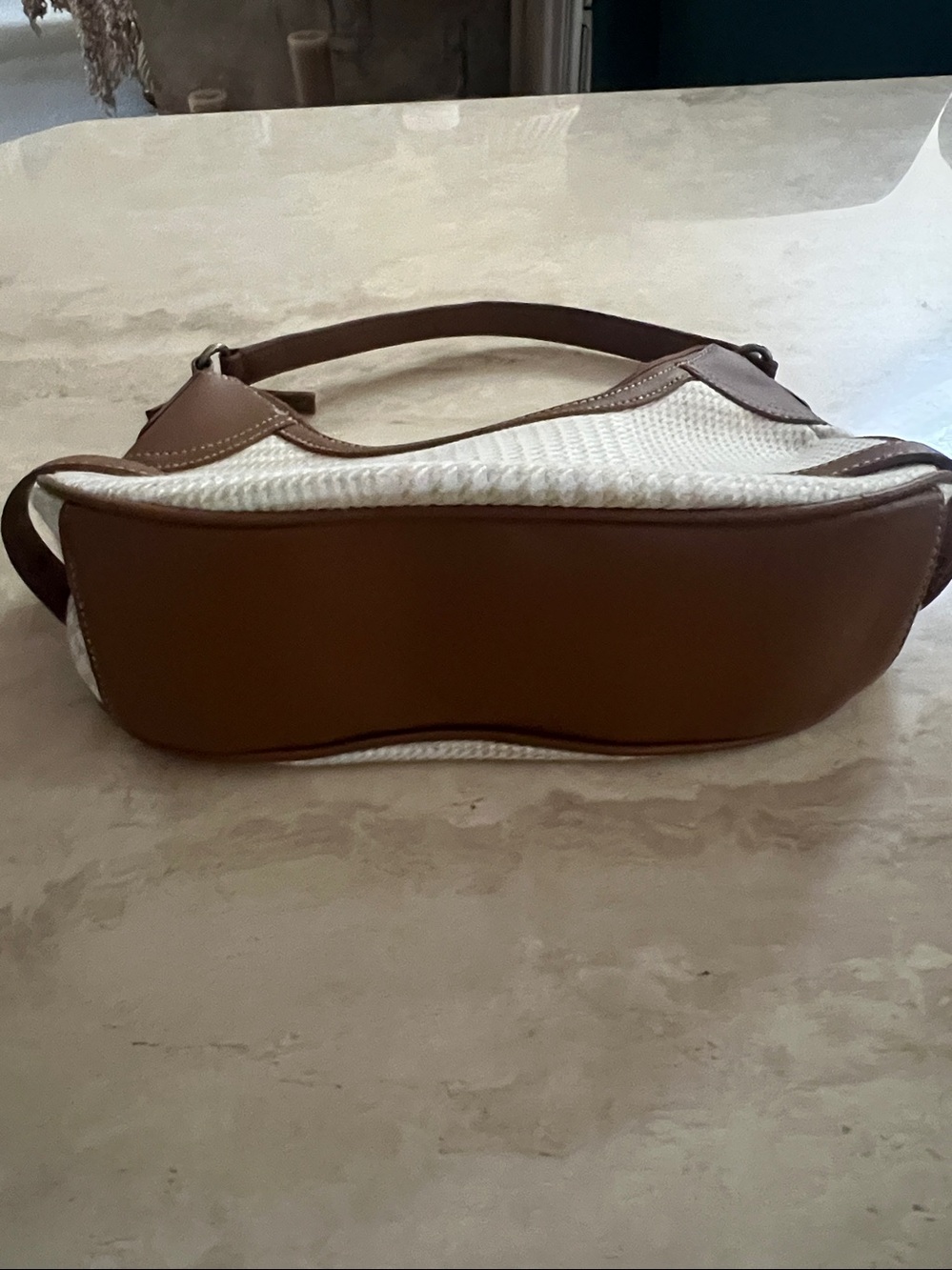 Chaps houndstooth baguette shoulder bag - Picture 5 of 5